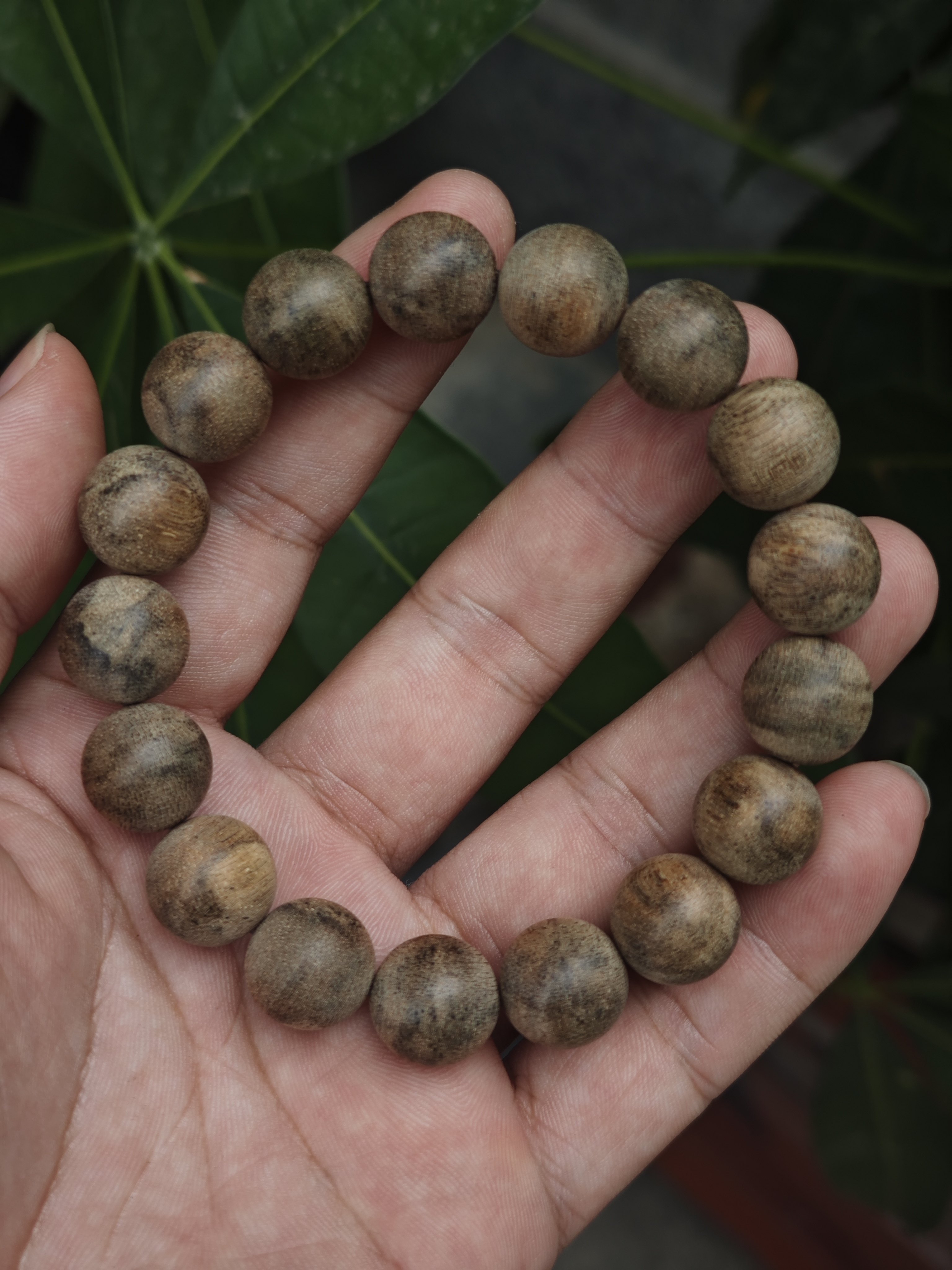 1.3纯天然柬埔寨沉香手串，浓郁花香凉韵，品相不错含油量高16克