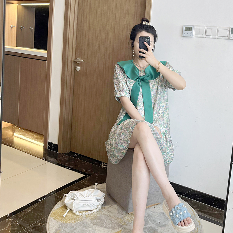 清新碎花荷叶摆宽松连衣裙