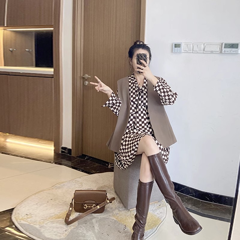 碎花连衣裙马甲两件套