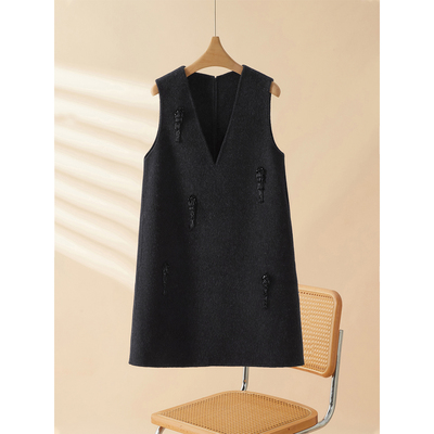 爵莱菲大码胖mm羊毛双面呢背心裙女2025冬新款重工钉珠连衣裙V领