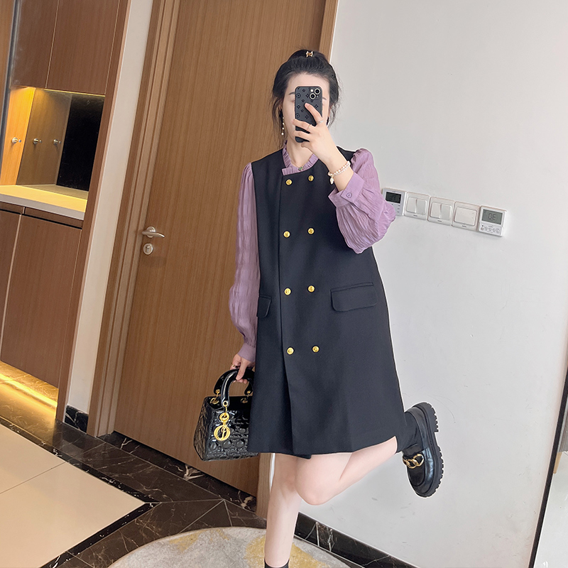 精美刺绣，撞色拼接，开叉裙摆