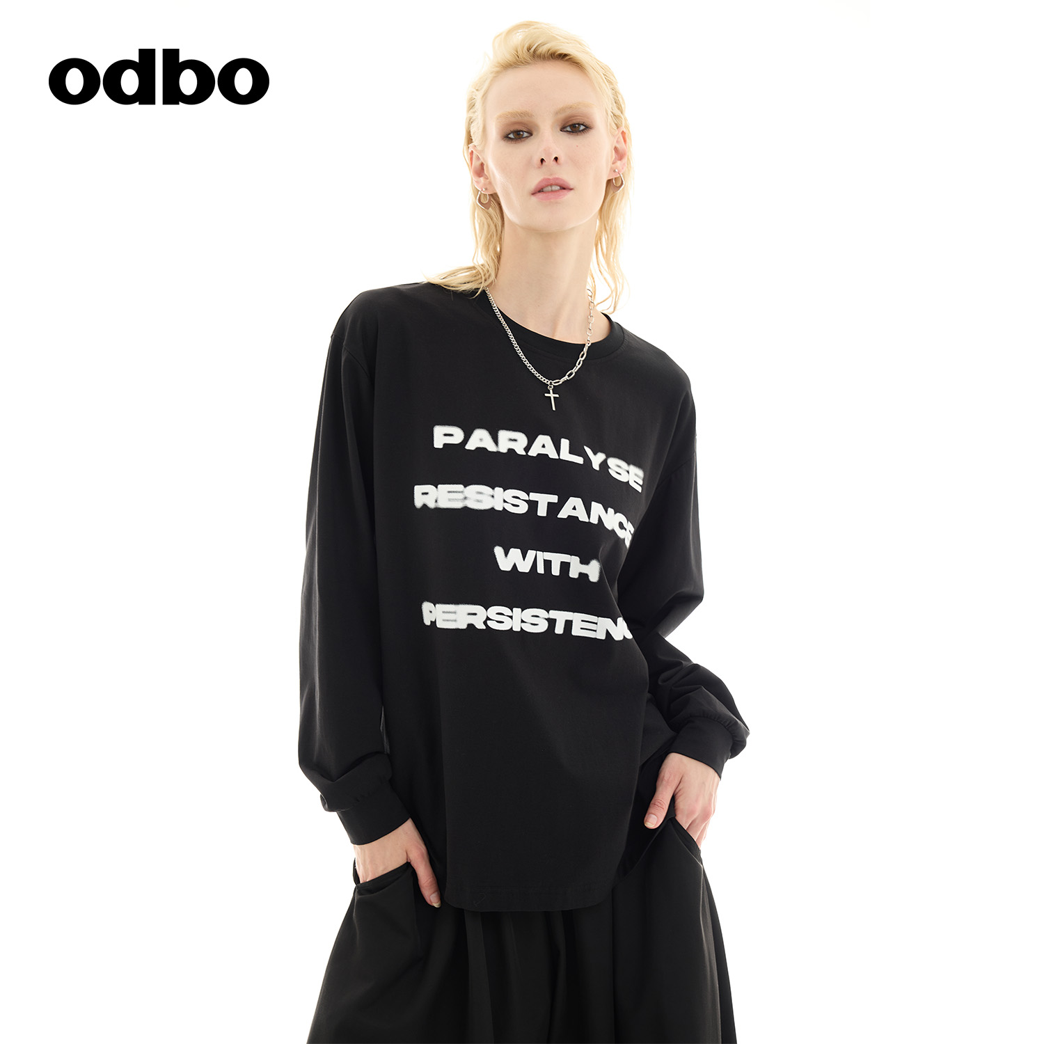 odbo/欧迪比欧美式字母印花长袖T恤女春秋新款宽松卫衣中长款上衣