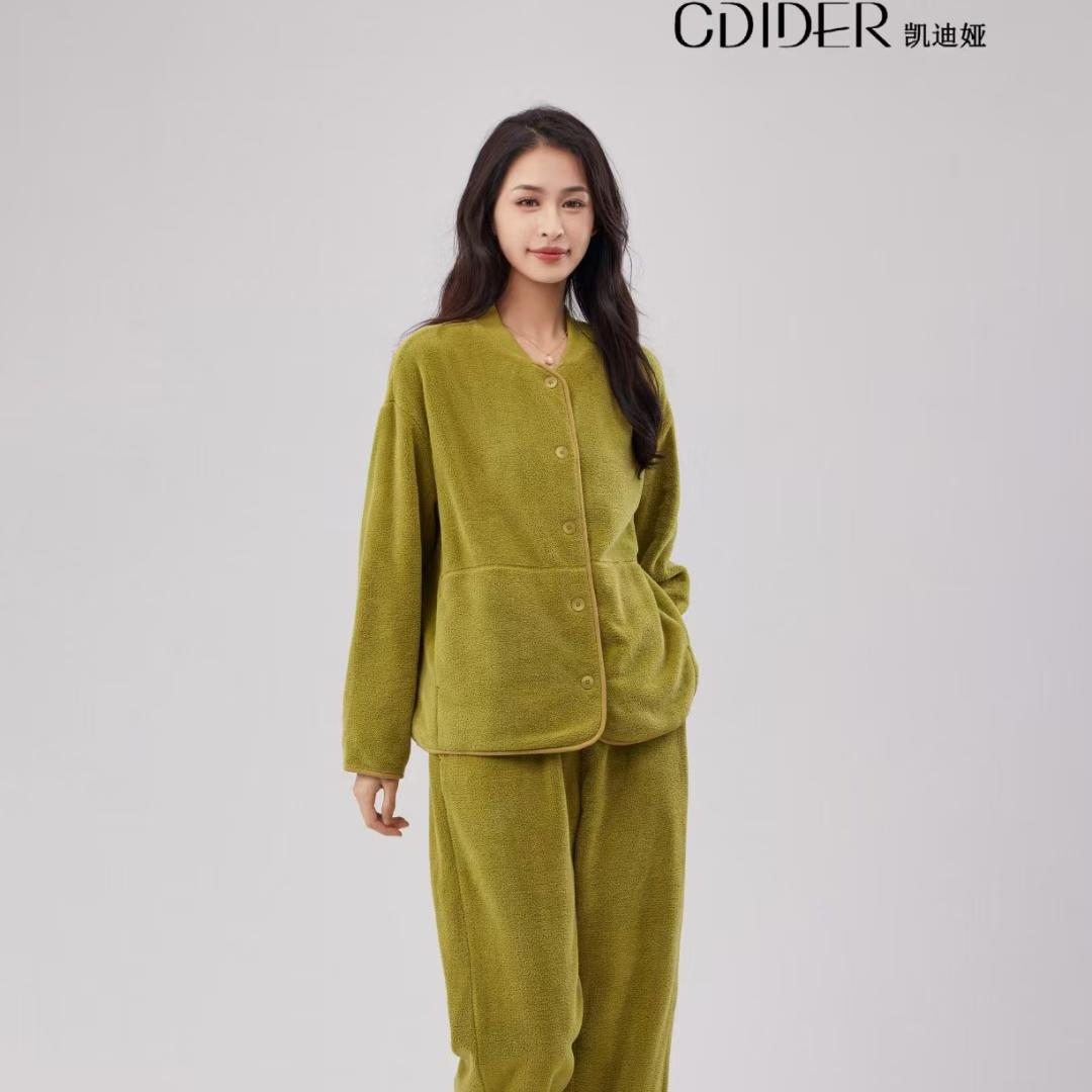 凯迪娅新款女士珍珠绒开襟家居服秋冬棒球领睡衣WM62401