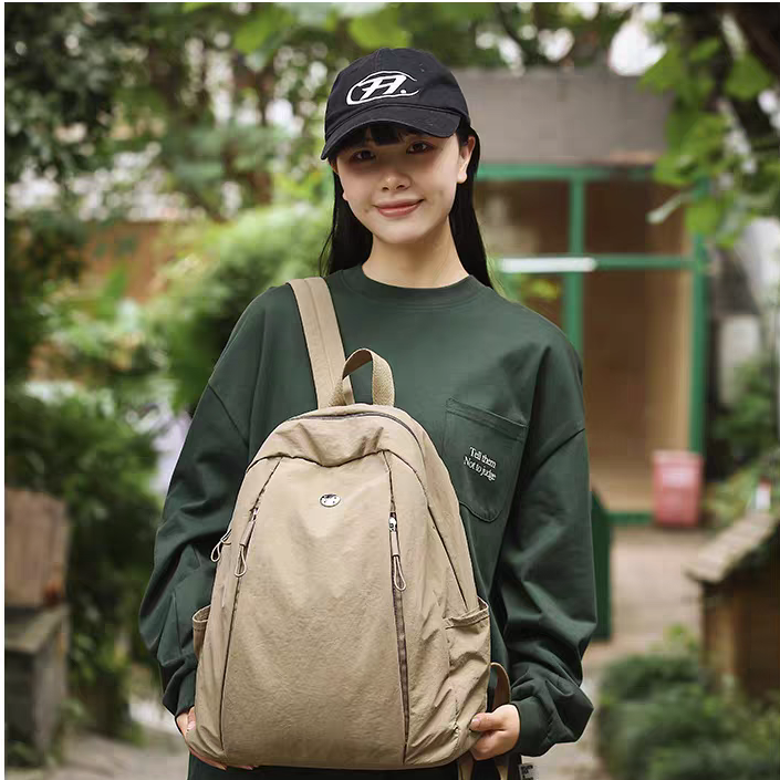 新款超轻泡芙防水尼龙布百搭双肩背包女彩色布包简约旅行高颜值