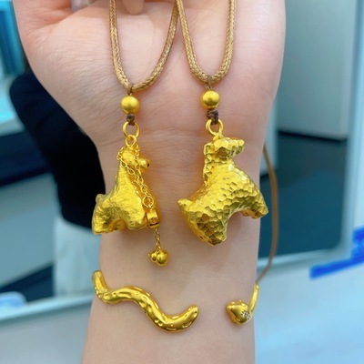 小马吊坠金包银女款锤纹马上有