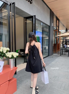 aaaaxbbb 巴黎即景 细肩带抽绳树皮绉显瘦吊带连衣裙女夏黑色短裙