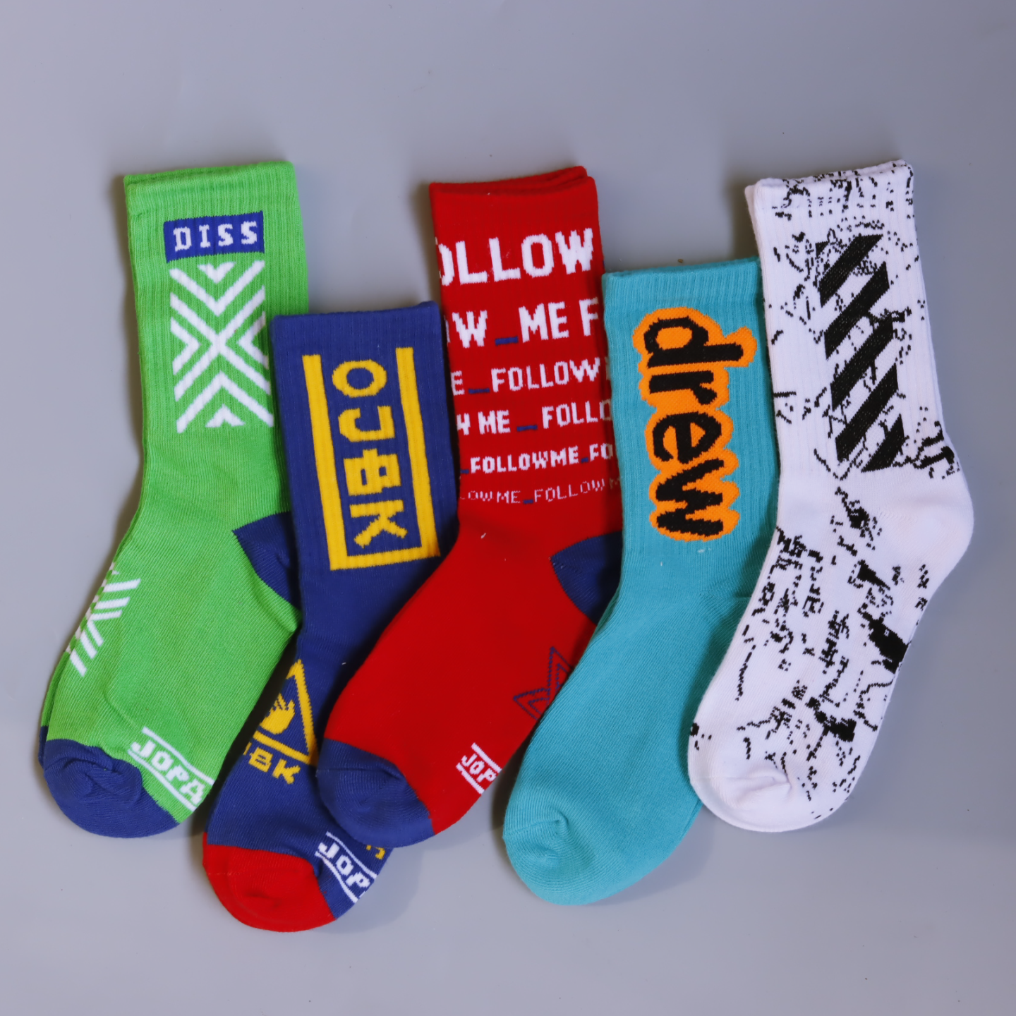 四季男女儿童纯棉中筒字母潮袜学生运动袜篮球袜街舞走秀演出长袜