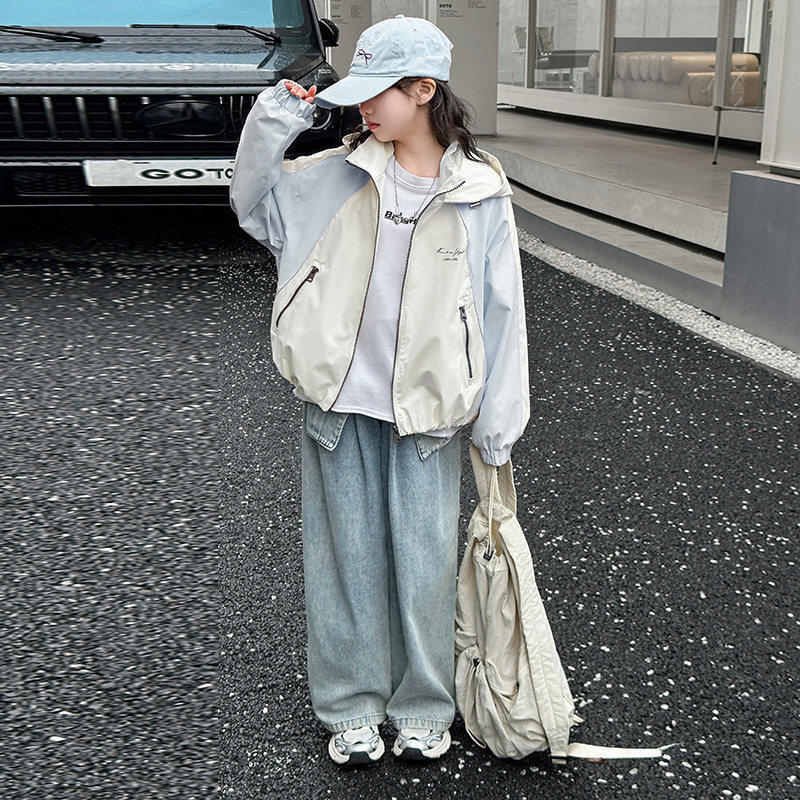 女童冲锋衣外套春秋款2026新款洋气儿童连帽休闲女大童秋装上衣潮