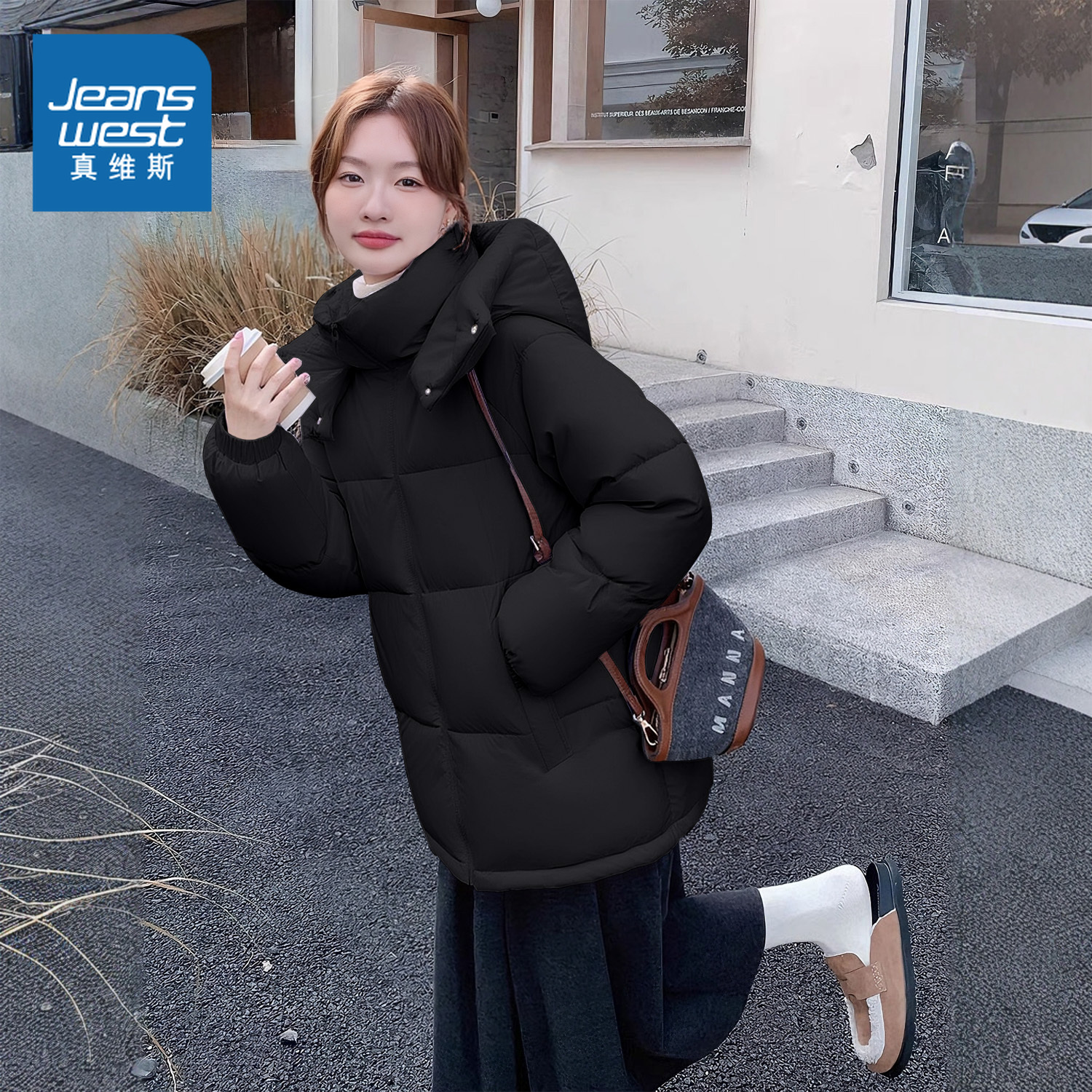 真维斯黑色连帽棉袄棉服女