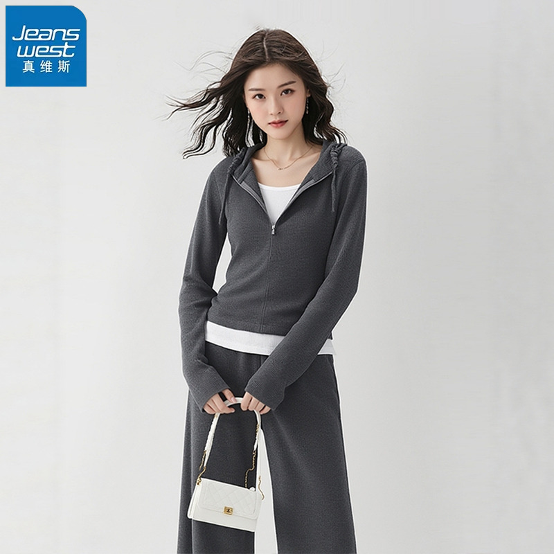 真维斯假两件运动套装穿搭一整套