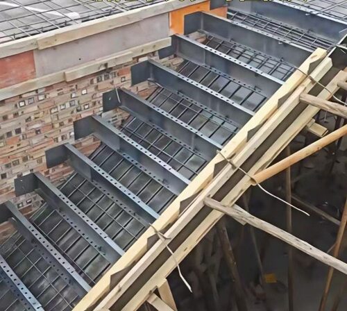 楼梯踏步模具加厚钢板楼梯踏步模板自由伸缩调节楼梯踏步模具高度