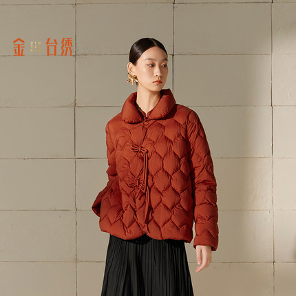 金台绣羽绒服女中式盘扣国风立领飘带丰盈保暖鸭绒外套冬S36925