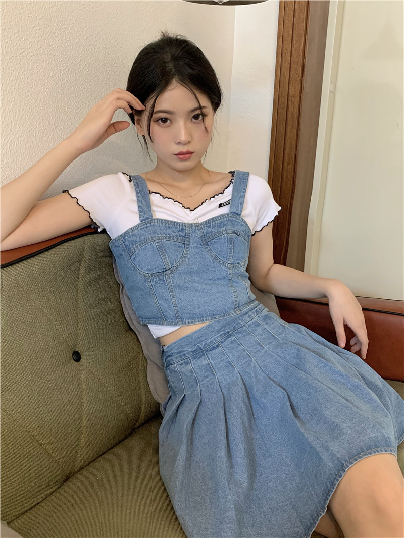 Real shooting and real price hot girl denim strap top + high waist pleated denim skirt suit