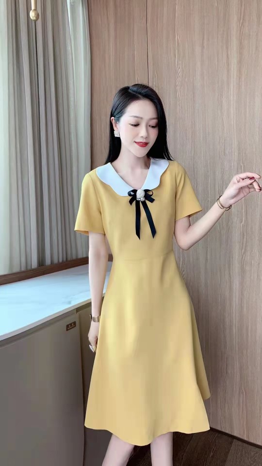 欧洲站2025夏季新款黄色连衣裙淑女裙减龄学院风女亮色黄收腰显瘦