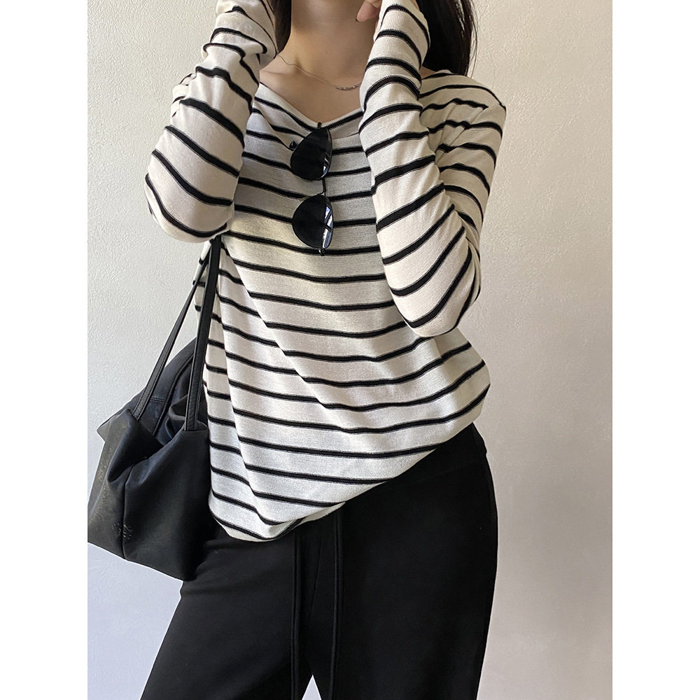 一字领条纹长袖T恤女秋季松弛感露肩后镂空打底上衣P137