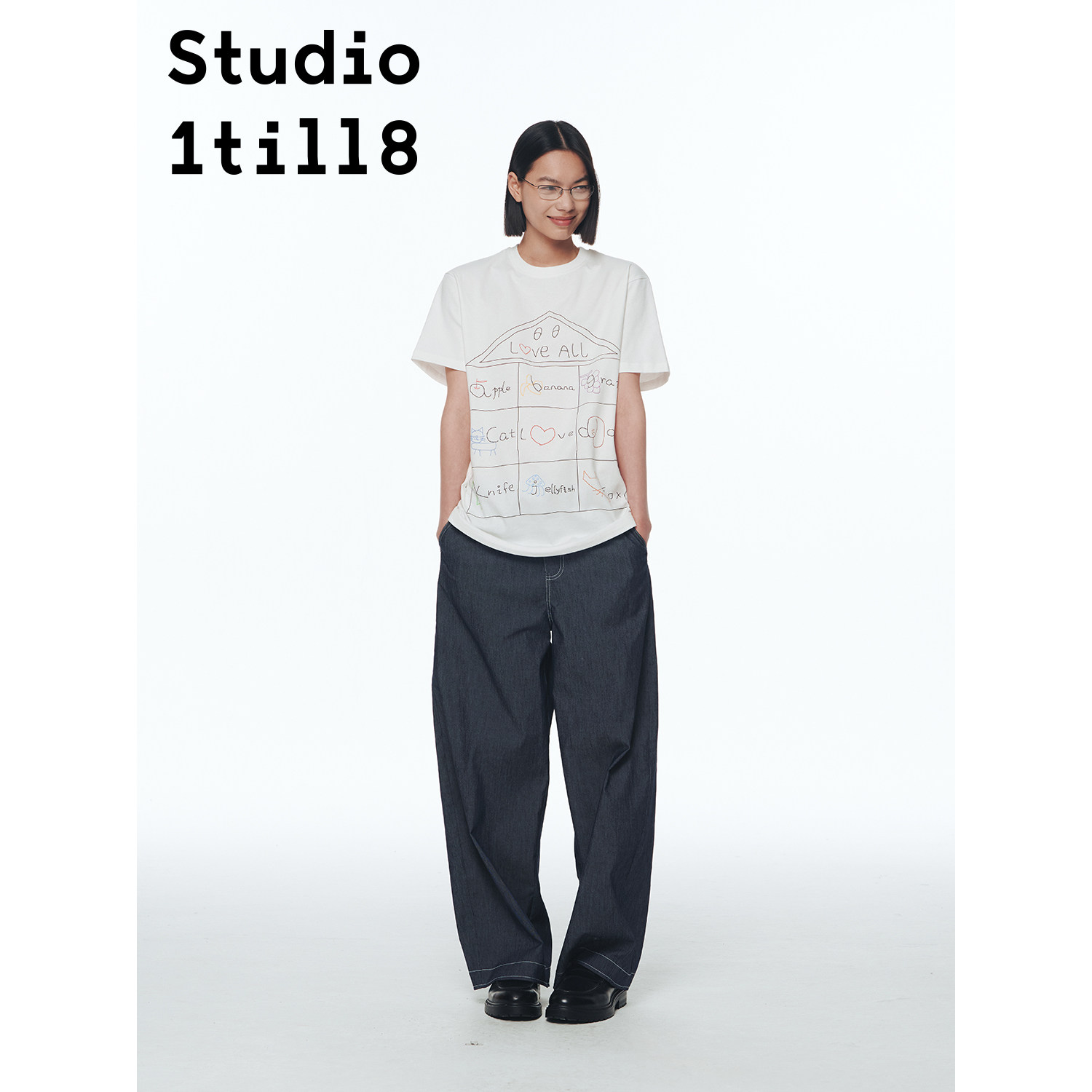 Studio1till8 “LOVE ALL”主题手绘印花短袖男女同款白色宽松T恤 - 实物图