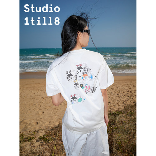 Studio1till8蜜蜂印花T恤