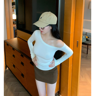 曲线贴合 上衣打底衫 不规则剪裁 长袖 性感露肩修身 软软斜肩T恤