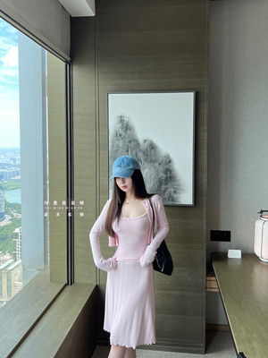 柔柔粉开衫+吊带+半裙！