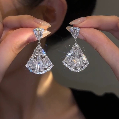 轻奢高级感锆石扇形耳环