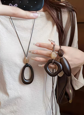 复古长款不规则镂空木质吊坠项链女2026新款小众高级感长款毛衣链