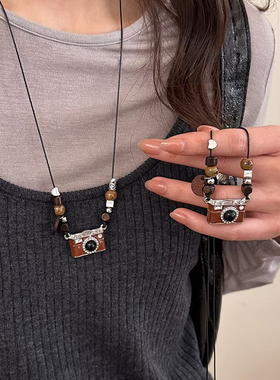 2026新款创意相机吊坠毛衣链秋冬小众锁骨链高级感项链女配饰品