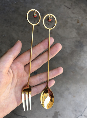 日本进口不锈钢镀金草莓吊坠ins风可爱甜品蛋糕咖啡勺叉子搅拌棒