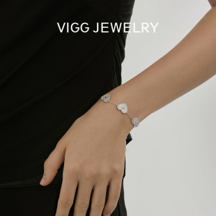 VIGG熠心手链女2026年新款 轻奢高级感爱心手饰精致百搭设计感饰品