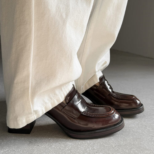 高跟鞋复古英伦风漆皮粗跟乐福鞋2026春季单鞋棕色方头单鞋子