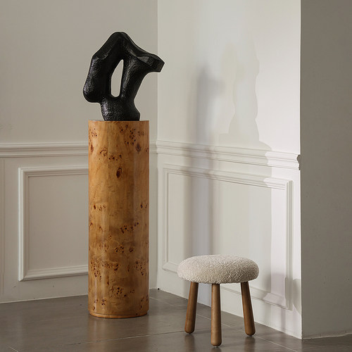 形上中古风服装店雕塑摆件装置