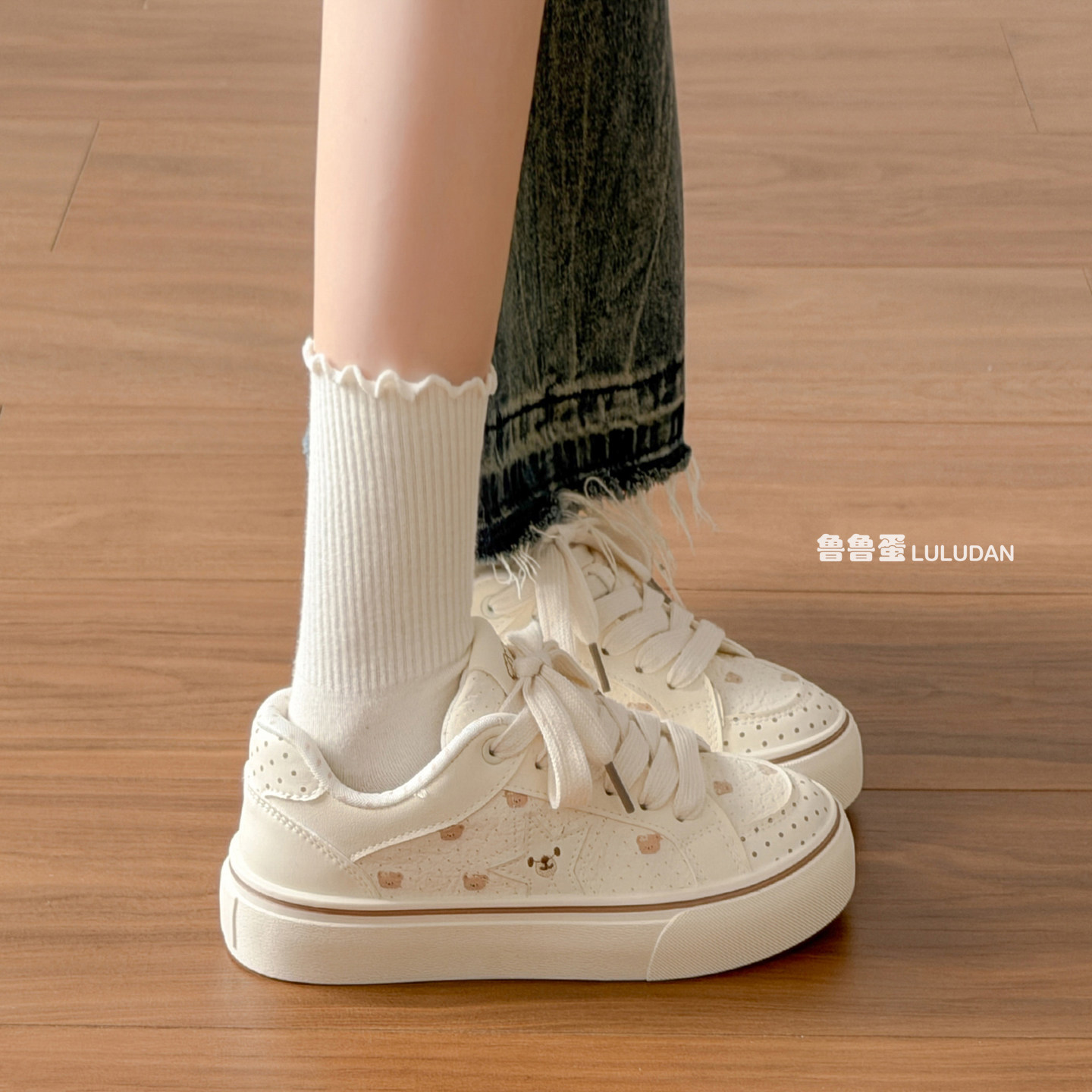 鲁鲁蛋 韩系星星板鞋女款2026新款秋季百搭学生厚底小白鞋面包鞋