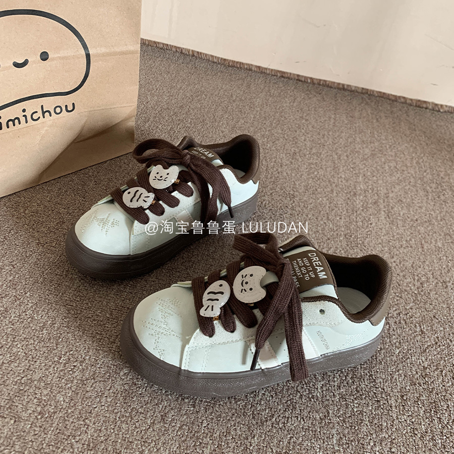 鲁鲁蛋 百搭小白鞋子女2025新款爆款厚底休闲板鞋小众面包鞋潮鞋