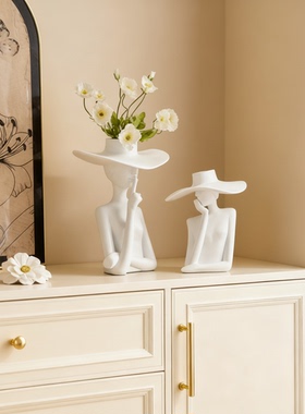 北欧轻奢人物造型装饰摆件