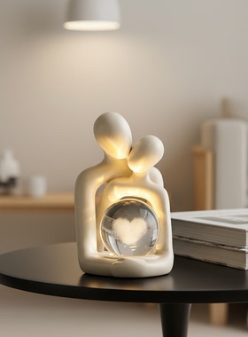 创意人物造型心形客厅装饰摆件