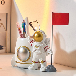 轻奢高级感宇航员笔筒男孩办公室桌面摆件学生儿童房书桌装饰礼物