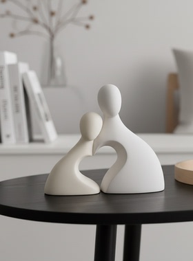 简约现代人物造型装饰摆件