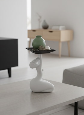 轻奢极简创意人物造型装饰摆件