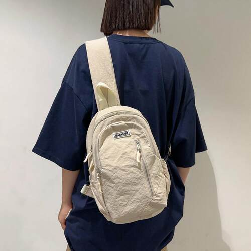 胸包女潮牌运动单肩斜挎小背包