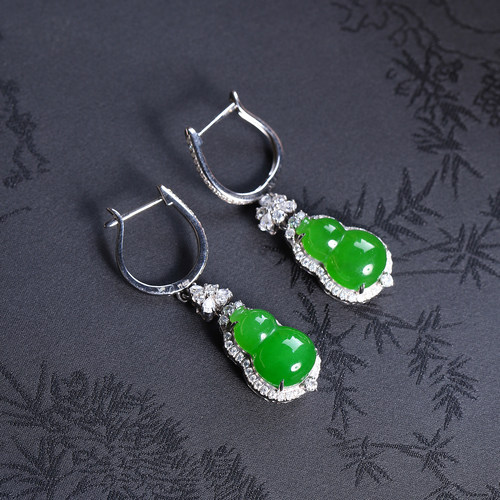 天然和田玉碧玉苹果绿葫芦耳坠18k金镶嵌时尚百搭送礼佳品