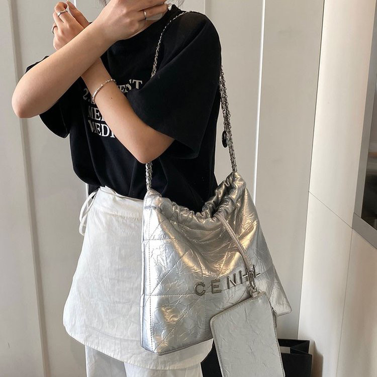 高质感菱格链条女包新款时尚水桶包垃圾袋包斜挎大容量托特单肩包