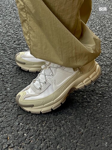 耐克Nike Zoom Vomero 5 Roam男子运动休闲鞋FV2295-101