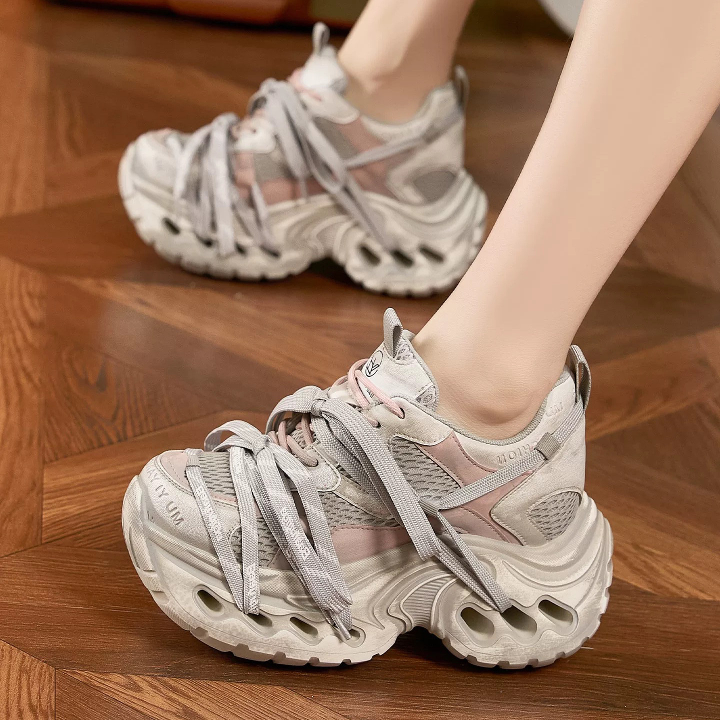 爆款炸街厚底老爹鞋女2026春款巨好看的粉色9cm内增高厚底脏脏鞋