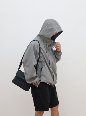 何青菜/MCYY 连帽插袖经典冲锋衣户外搭配拉链男士潮流短夹克外套