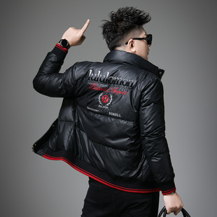 男装潮流刺绣高端保暖白鸭绒外套冬季新款男士时尚徽章亮面羽绒服