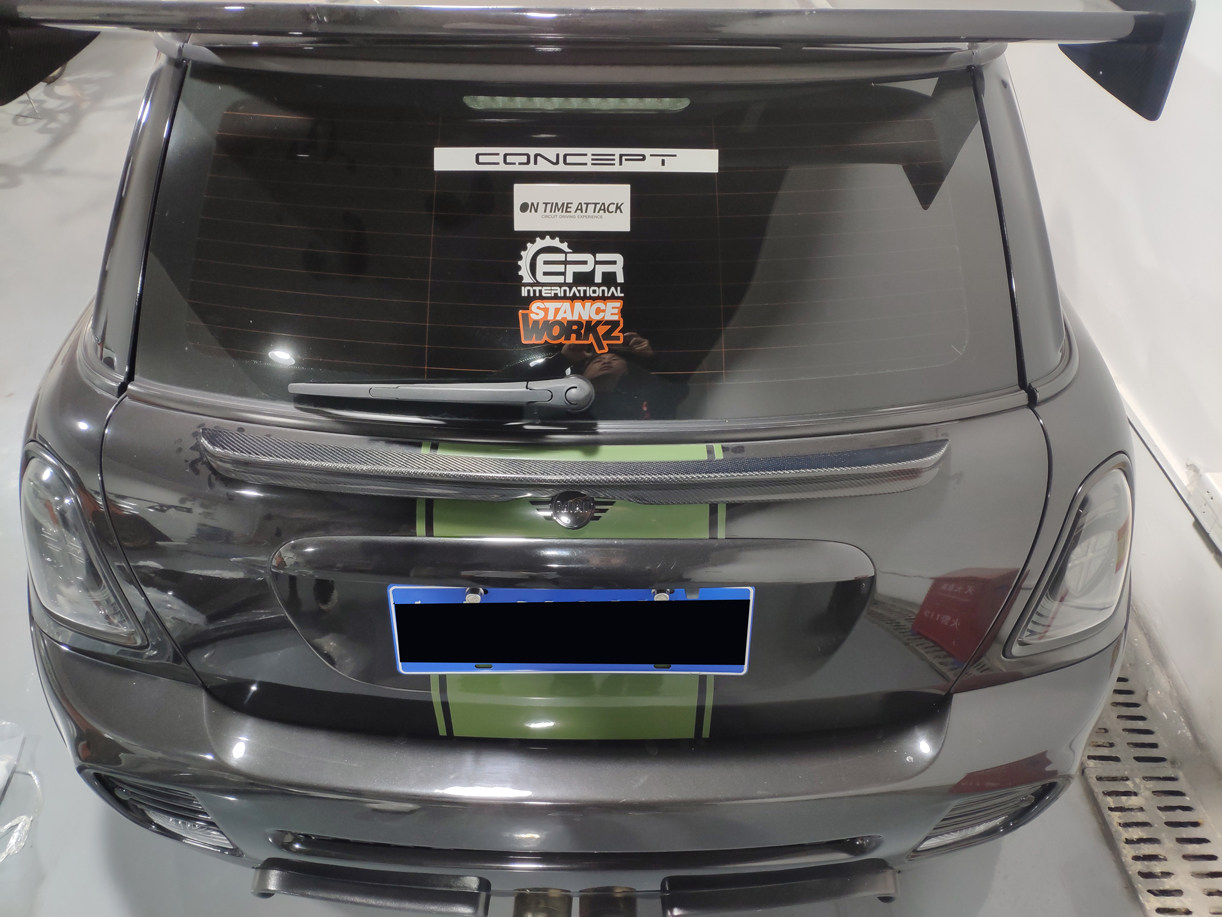 MINI R56 COOPER S 수정 탄소 섬유 리어 도어 센터 윙 개인화되고 비파괴적인 추가 리어 윙에 적합
