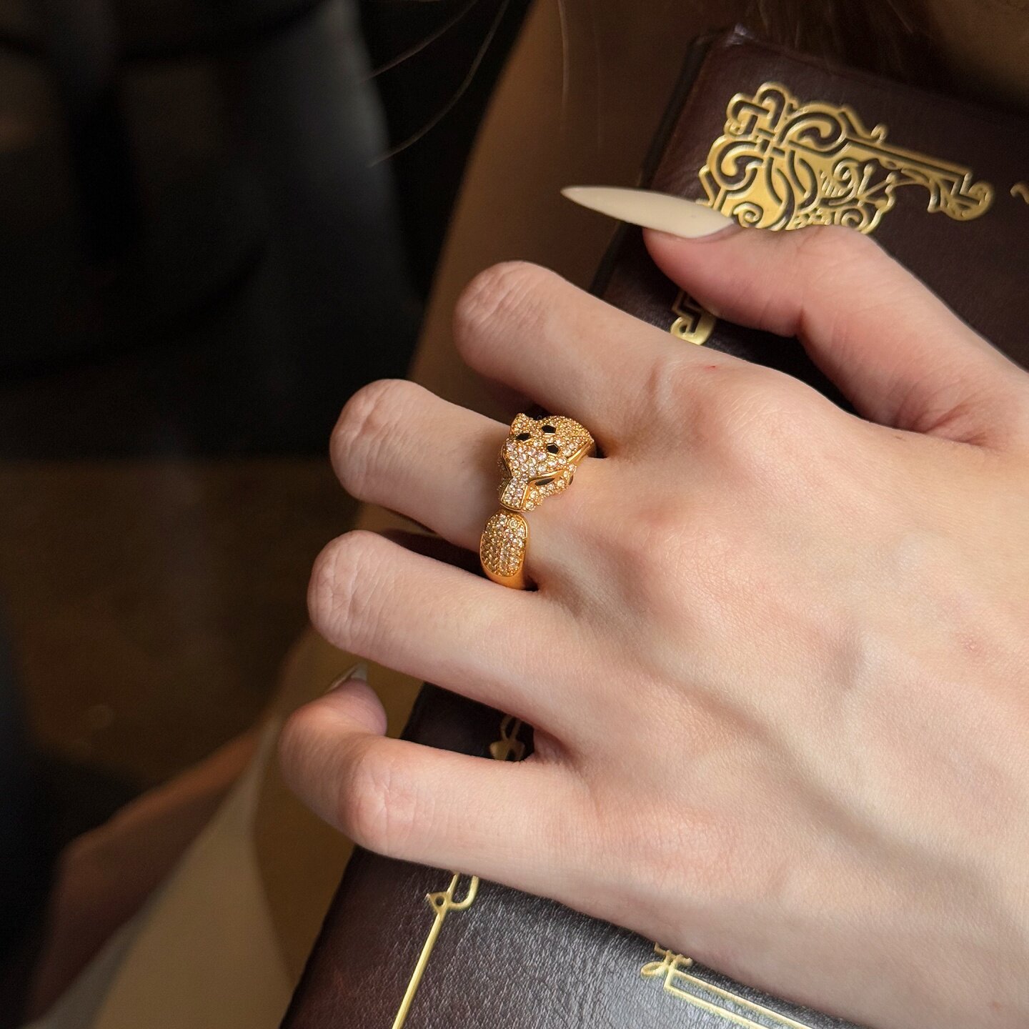 黄金豹子满钻戒指 足金999莫桑钻对戒结婚订婚送女友生日礼物情侣