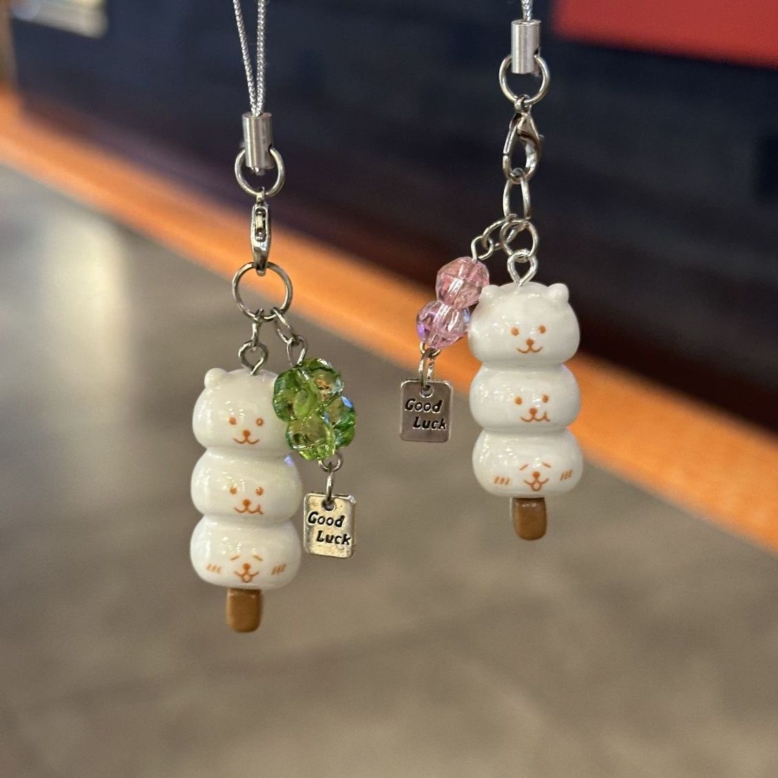 可爱四叶草自嘲熊钥匙扣