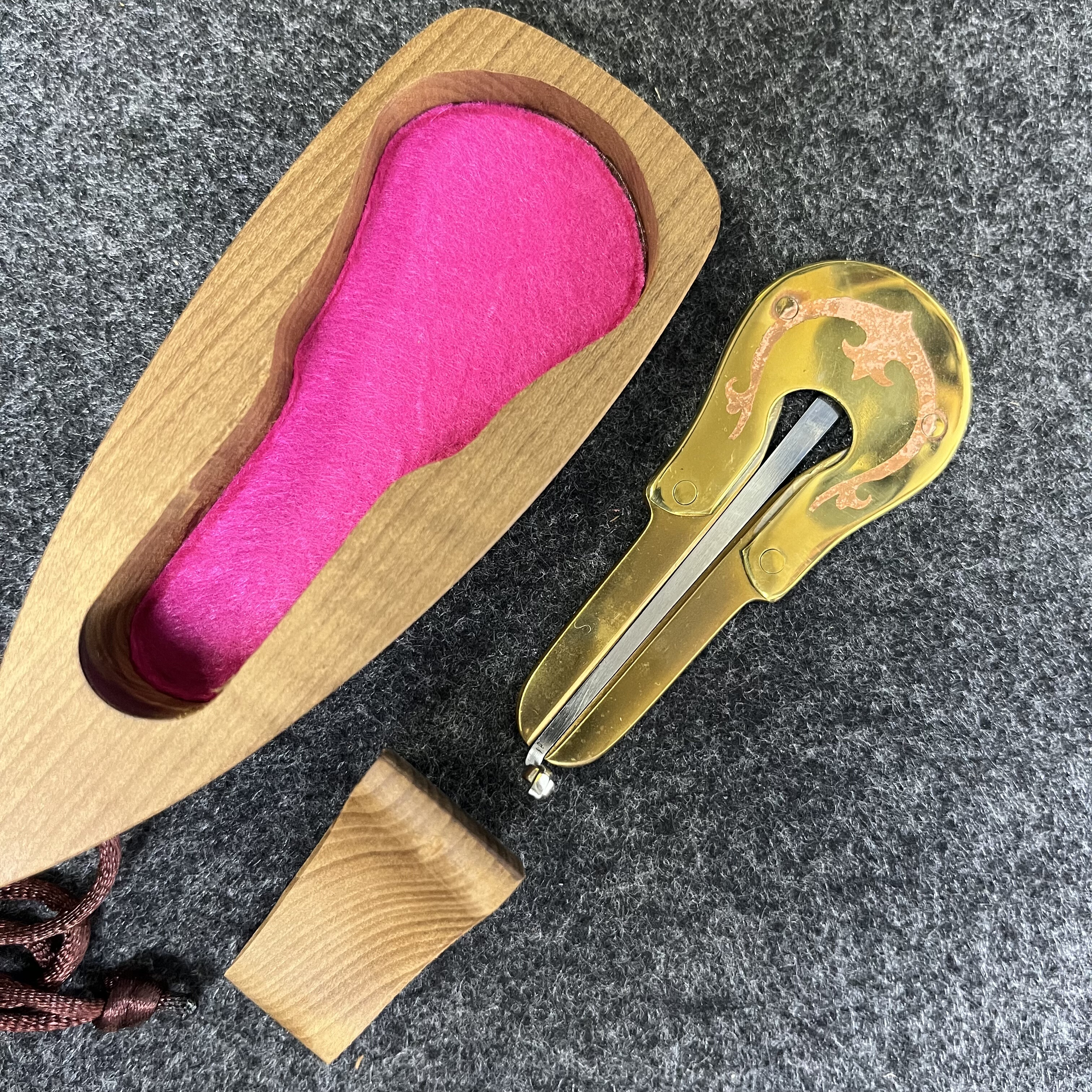 巴什基尔黄铜口弦琴带木盒带磁珠有C2和E2两个调