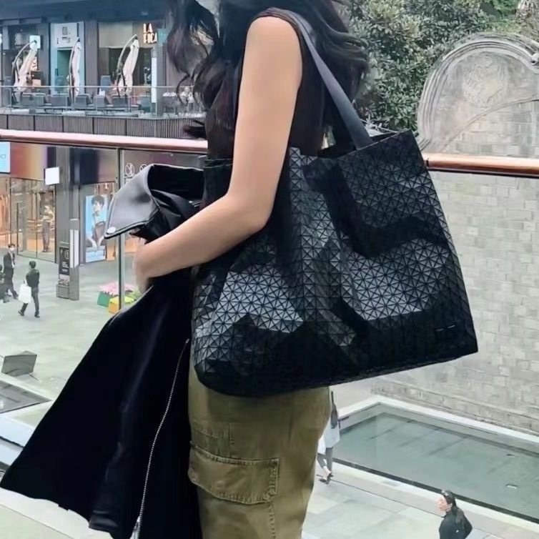 三家菱格硅胶托特单肩托特包大容量菱形购物袋通勤手提包女包
