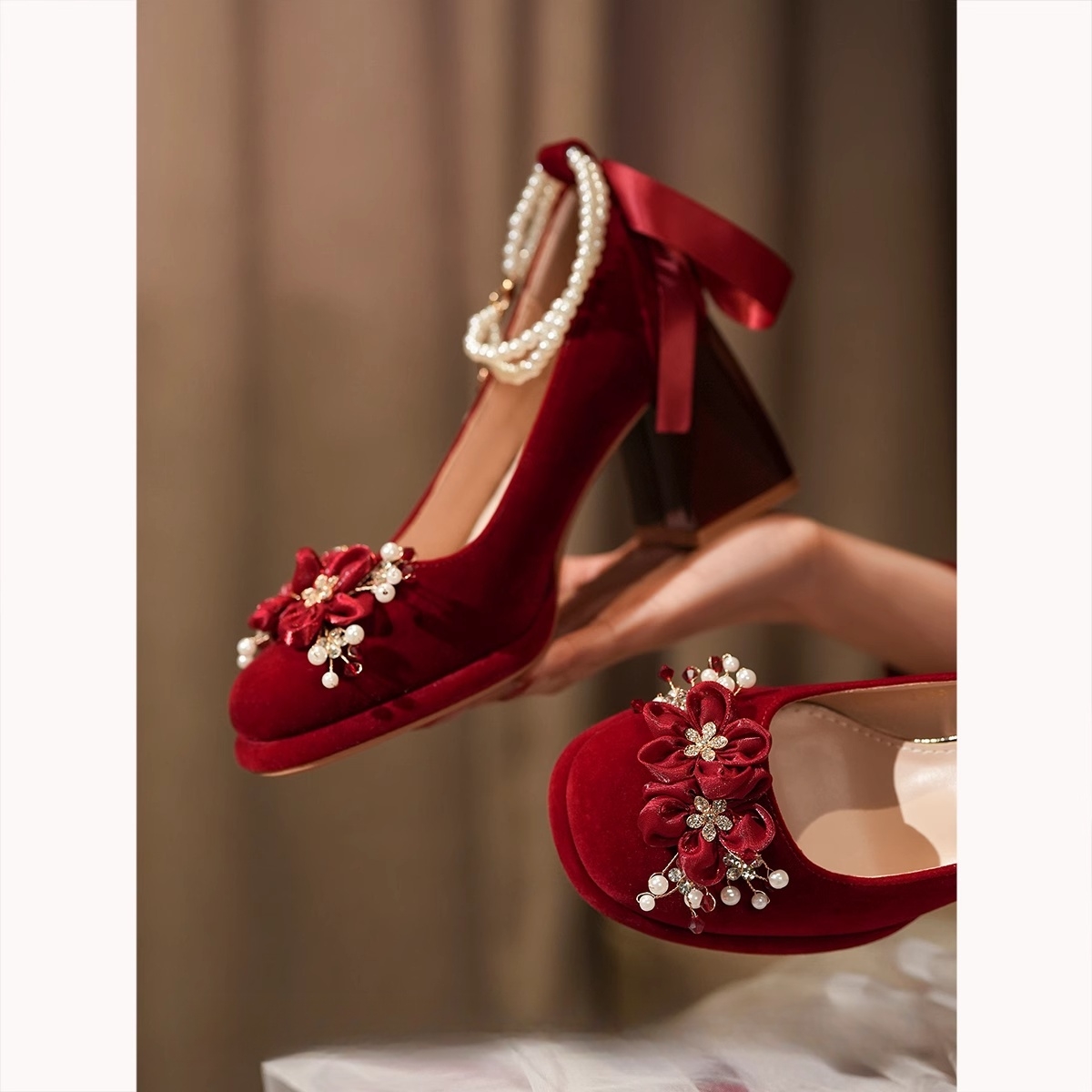 红色订婚鞋新娘鞋女秀禾婚纱两穿